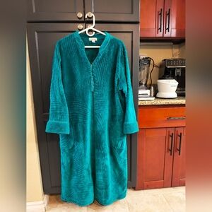 Miss Elaine long sleeve bathrobe